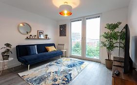 Superb 2 Bed Flat 5Min To Old Trafford Stadium