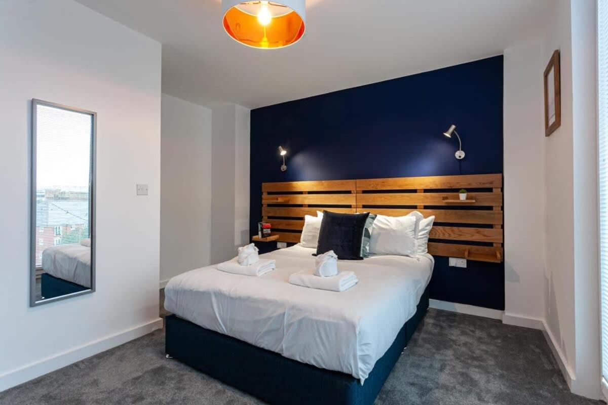 Superb 2 Bed Flat 5Min To Old Trafford Stadium Manchester Exterior photo