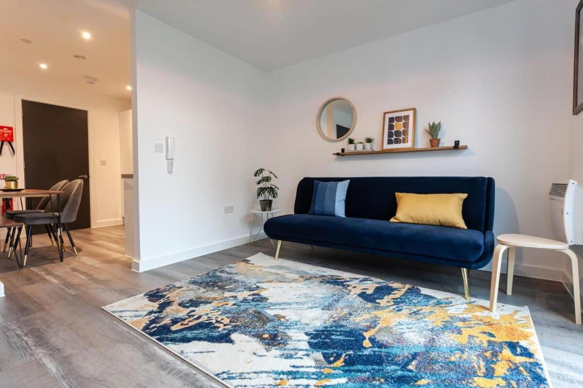 Superb 2 Bed Flat 5Min To Old Trafford Stadium Manchester Exterior photo
